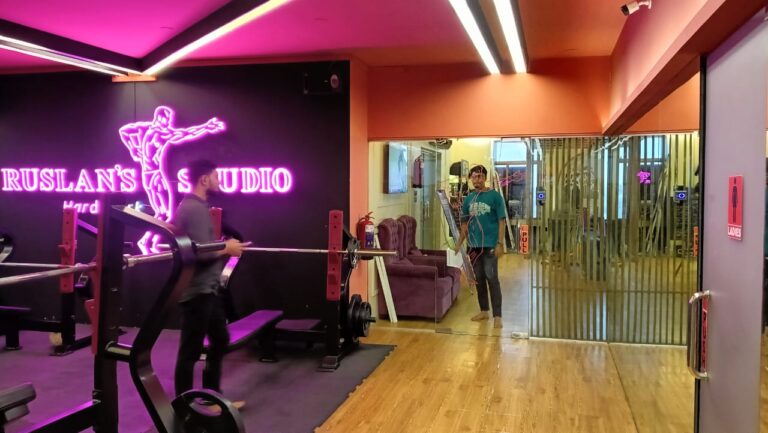 Ruslan’s Studio Modernizes Gym Check-Ins for 1,500 Members with Tipsoi