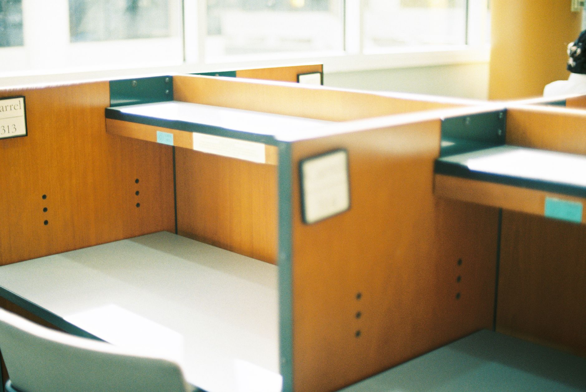 absenteeism rates by industry: empty office workstations