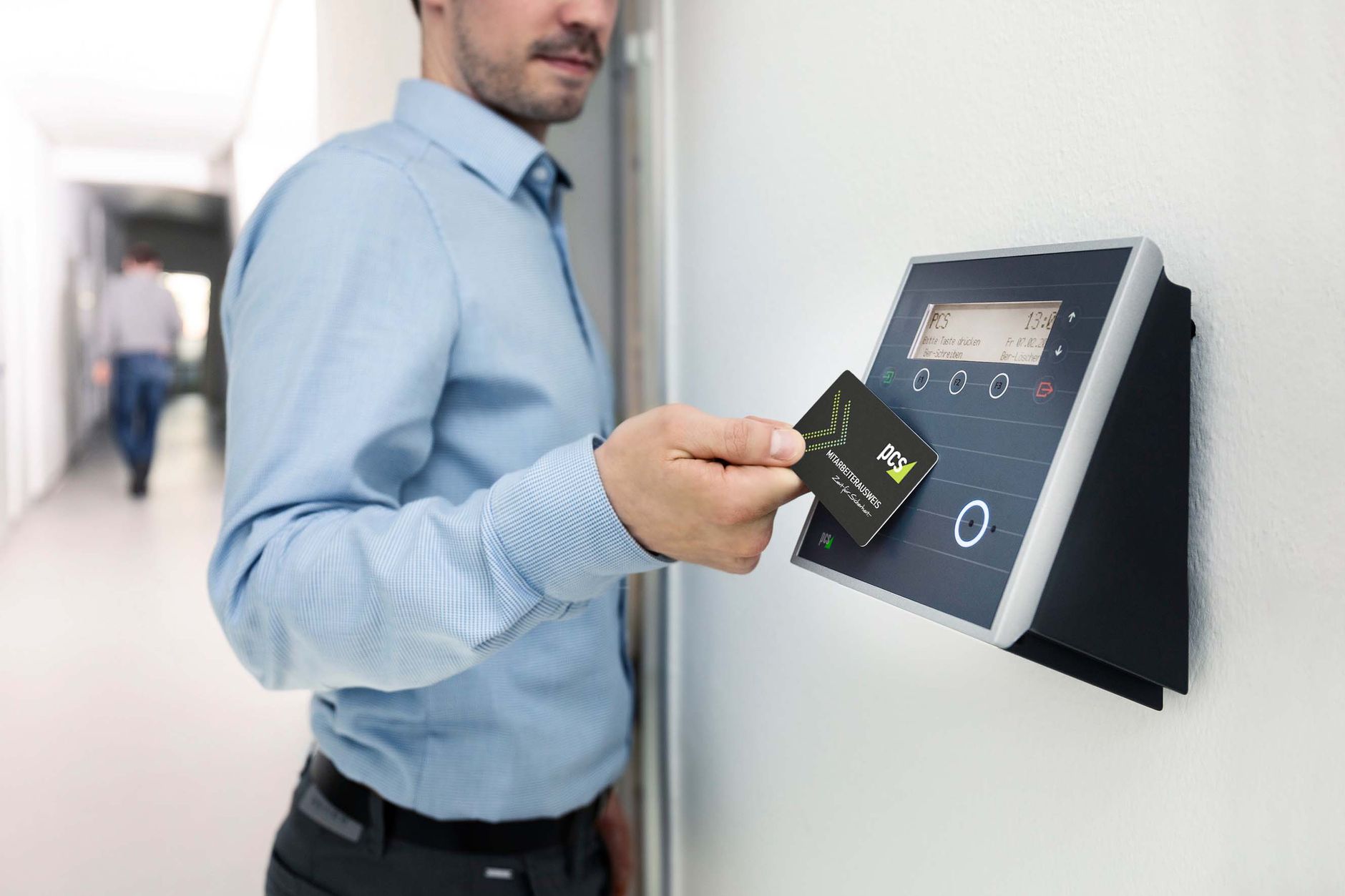 Rfid Attendance System: How Rfid &Amp;Amp; Nfc Cards Really Work 1 RFID Attendance System: How RFID & NFC Cards Really Work